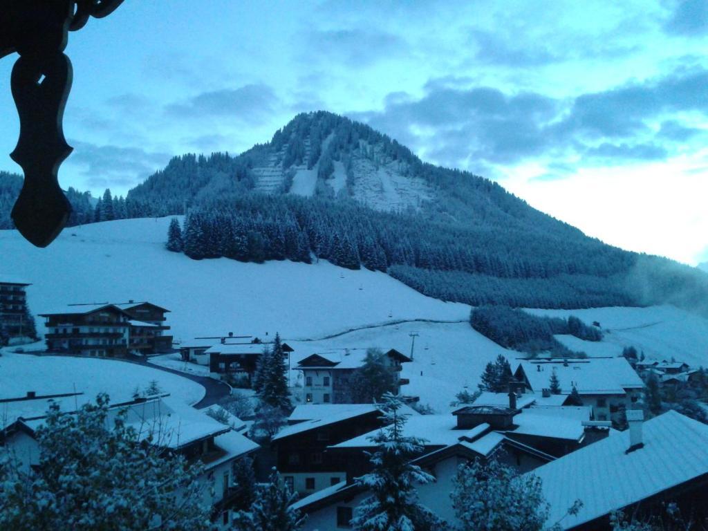 Appartement Haus Amann à Berwang Extérieur photo
